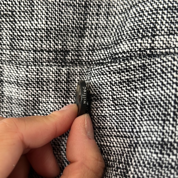 SOLD Aritzia Wilfred little cropped jacket - Picture 4 of 9
